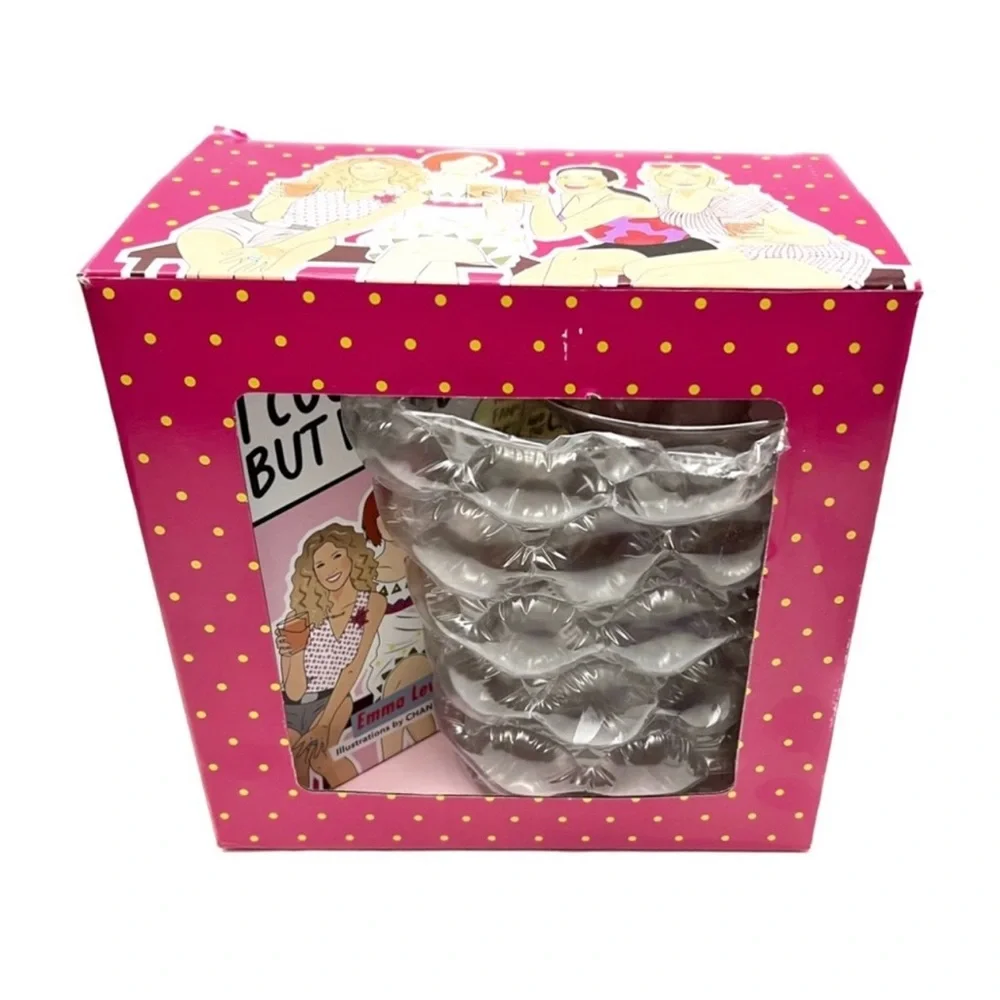 Sex and the City Book and Cocktail Glass Gift Box Set - Picture 4 of 10